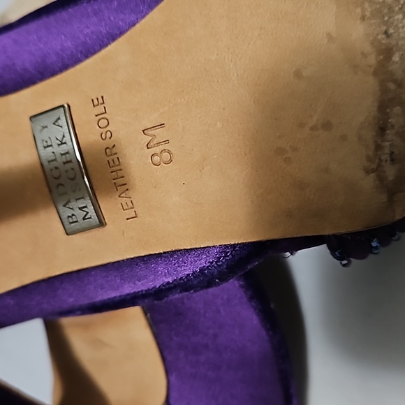 Badgley Mischka satin pumps. - Picture 7 of 8